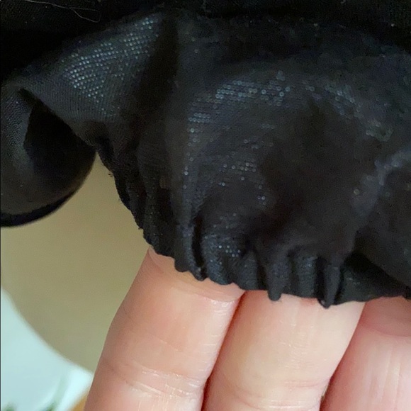 Guess Small ‘Y’ neck top - Picture 7 of 7